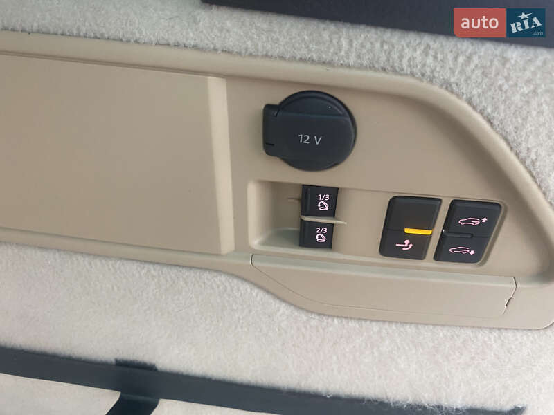Внедорожник / Кроссовер Volkswagen Touareg 2012 в Коломые