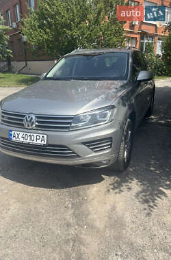 Внедорожник / Кроссовер Volkswagen Touareg 2016 в 