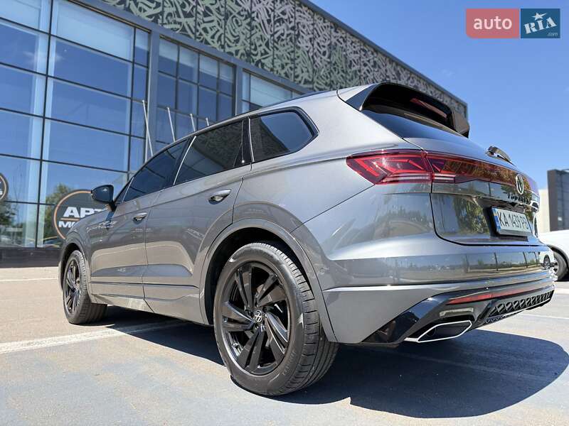 Внедорожник / Кроссовер Volkswagen Touareg 2024 в Киеве