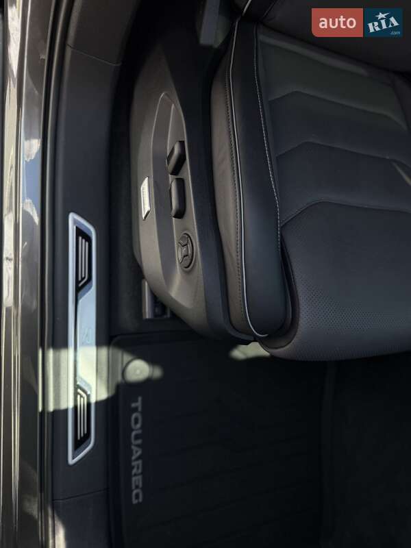 Внедорожник / Кроссовер Volkswagen Touareg 2024 в Киеве