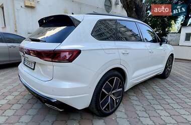 Позашляховик / Кросовер Volkswagen Touareg 2023 в 