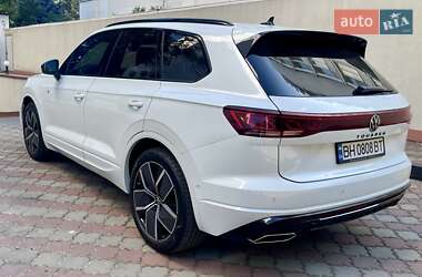 Позашляховик / Кросовер Volkswagen Touareg 2023 в 