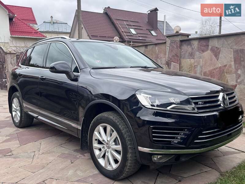 Внедорожник / Кроссовер Volkswagen Touareg 2016 в 