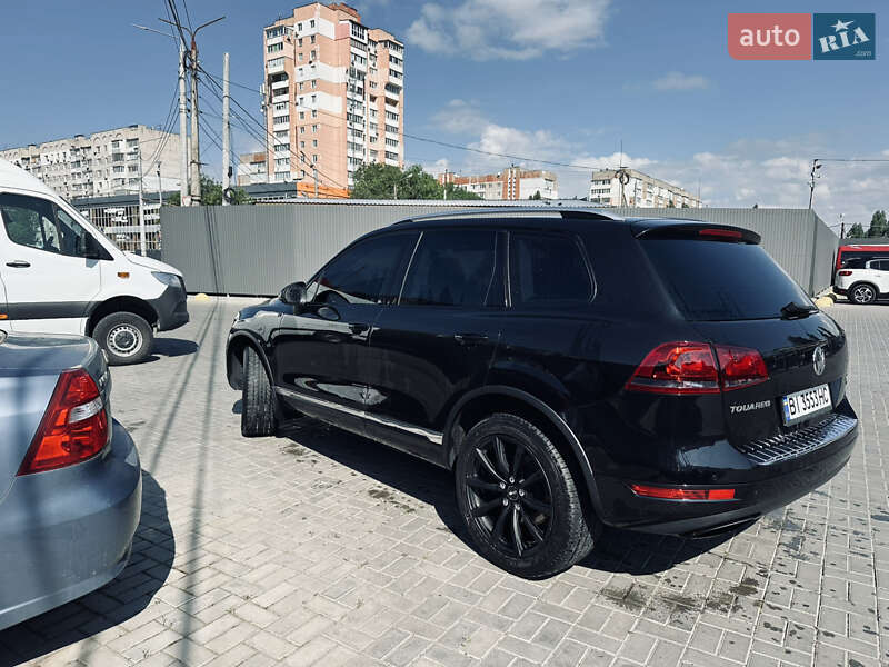 Внедорожник / Кроссовер Volkswagen Touareg 2013 в Николаеве