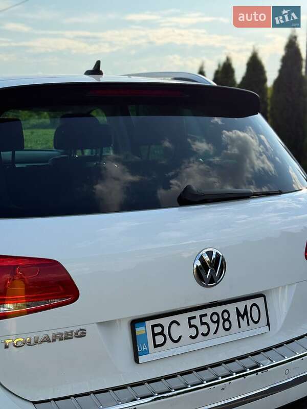 Внедорожник / Кроссовер Volkswagen Touareg 2014 в Буске