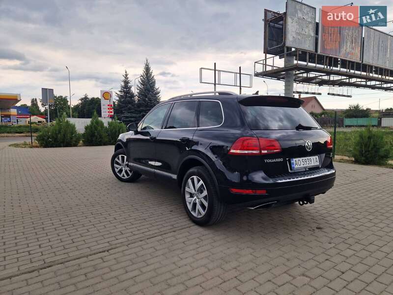 Позашляховик / Кросовер Volkswagen Touareg 2014 в Мукачевому