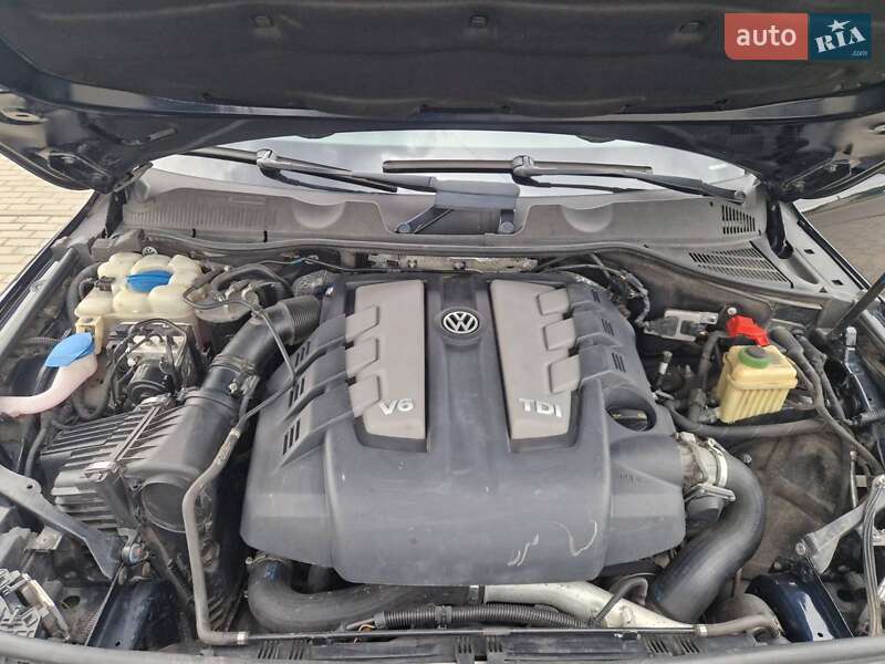 Позашляховик / Кросовер Volkswagen Touareg 2014 в Мукачевому