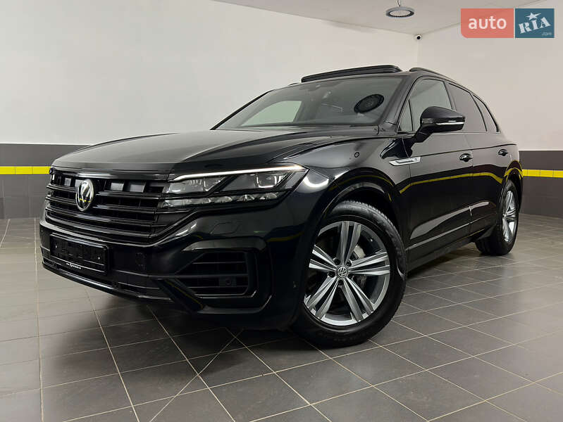 Внедорожник / Кроссовер Volkswagen Touareg 2019 в Казатине