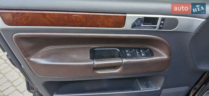 Внедорожник / Кроссовер Volkswagen Touareg 2003 в Львове