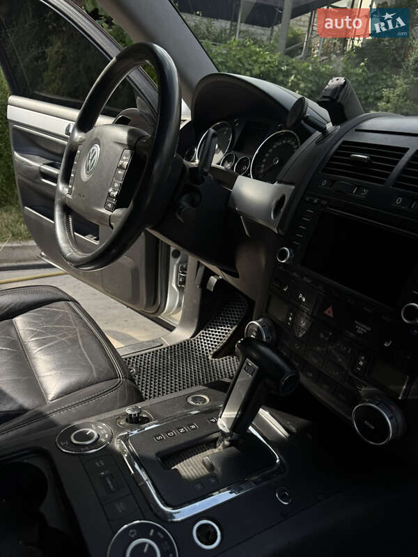 Позашляховик / Кросовер Volkswagen Touareg 2004 в Бердичеві
