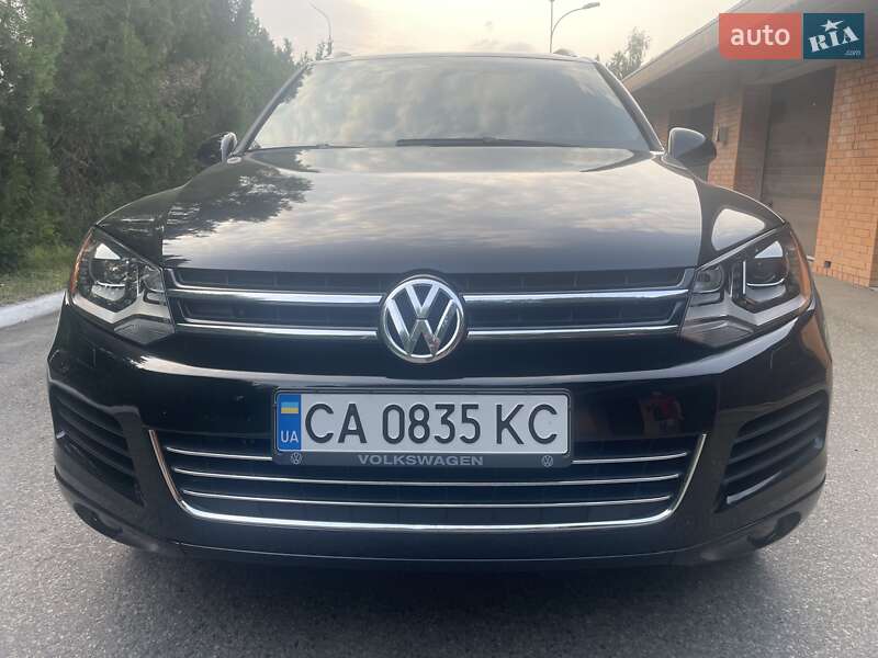 Позашляховик / Кросовер Volkswagen Touareg 2011 в Черкасах