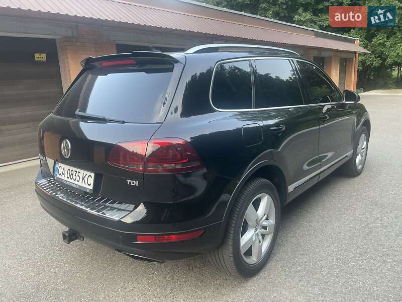 Позашляховик / Кросовер Volkswagen Touareg 2011 в Черкасах