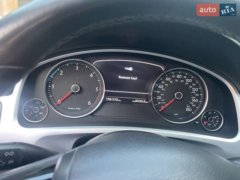 Позашляховик / Кросовер Volkswagen Touareg 2011 в Черкасах