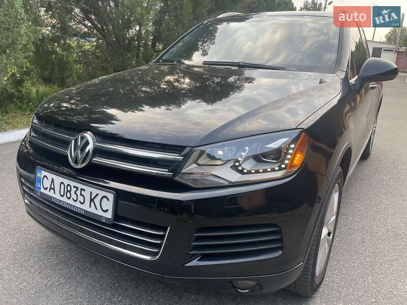 Позашляховик / Кросовер Volkswagen Touareg 2011 в Черкасах