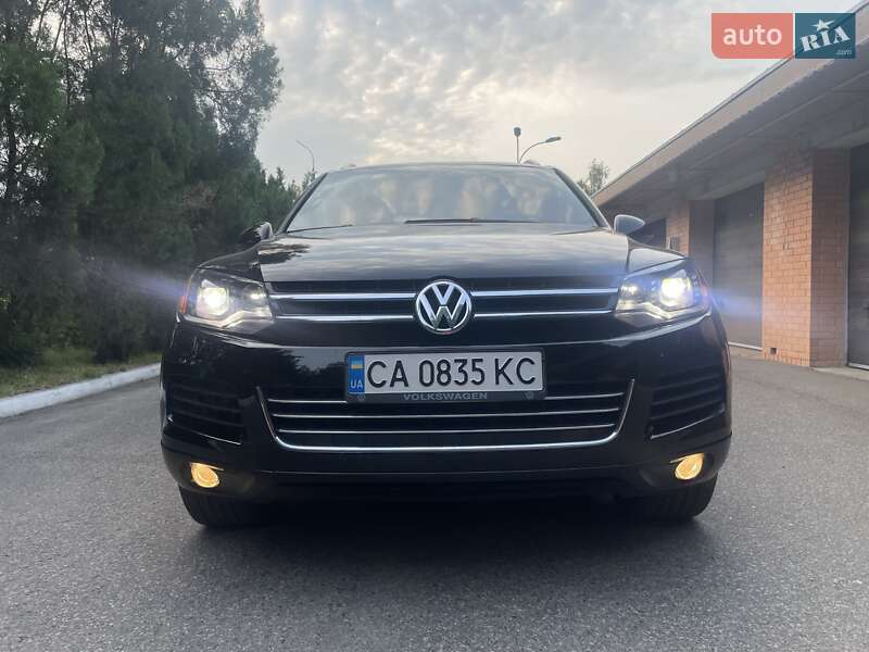 Позашляховик / Кросовер Volkswagen Touareg 2011 в Черкасах