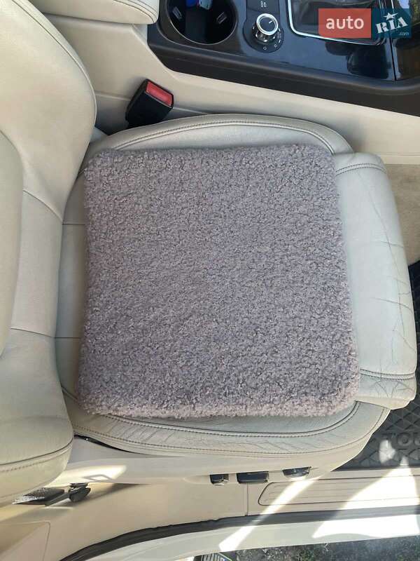 Позашляховик / Кросовер Volkswagen Touareg 2011 в Хмельницькому