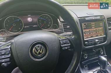 Внедорожник / Кроссовер Volkswagen Touareg 2012 в 