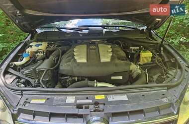 Внедорожник / Кроссовер Volkswagen Touareg 2012 в 