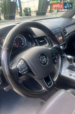 Позашляховик / Кросовер Volkswagen Touareg 2016 в 