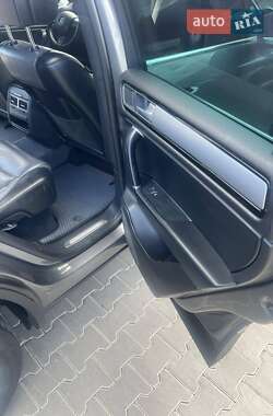 Позашляховик / Кросовер Volkswagen Touareg 2016 в 