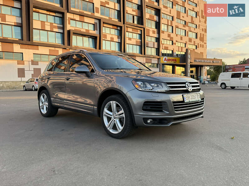 Внедорожник / Кроссовер Volkswagen Touareg 2013 в Одессе