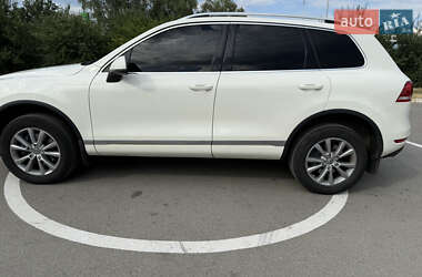 Внедорожник / Кроссовер Volkswagen Touareg 2011 в 