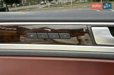 Внедорожник / Кроссовер Volkswagen Touareg 2011 в 