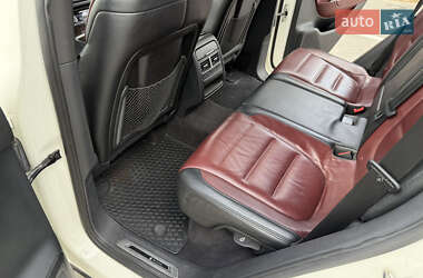 Внедорожник / Кроссовер Volkswagen Touareg 2011 в 
