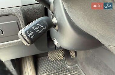 Внедорожник / Кроссовер Volkswagen Touareg 2011 в 