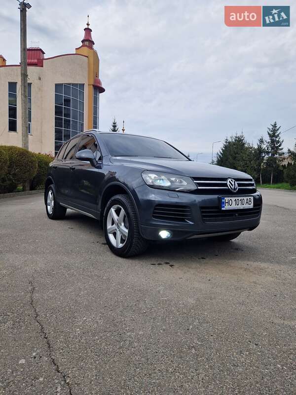 Внедорожник / Кроссовер Volkswagen Touareg 2012 в Тернополе