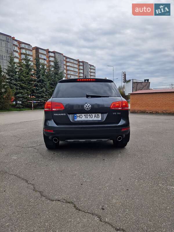 Внедорожник / Кроссовер Volkswagen Touareg 2012 в Тернополе