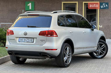 Внедорожник / Кроссовер Volkswagen Touareg 2012 в 