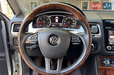 Внедорожник / Кроссовер Volkswagen Touareg 2012 в 