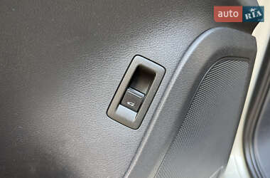 Внедорожник / Кроссовер Volkswagen Touareg 2012 в 