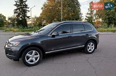 Внедорожник / Кроссовер Volkswagen Touareg 2013 в Конотопе