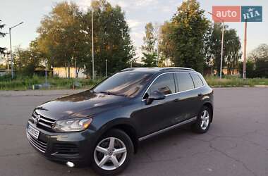 Позашляховик / Кросовер Volkswagen Touareg 2013 в Конотопі