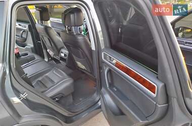 Внедорожник / Кроссовер Volkswagen Touareg 2013 в 