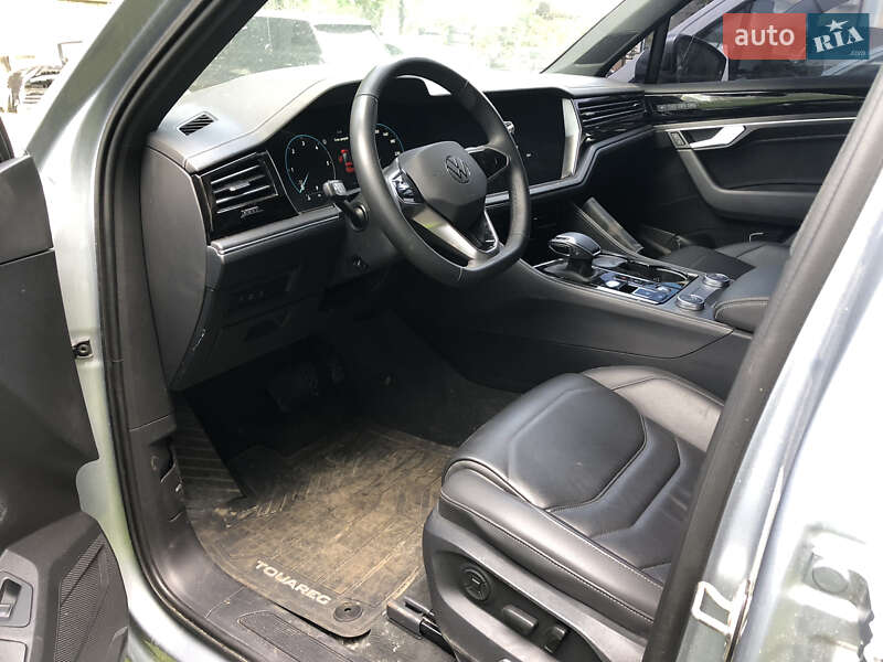 Внедорожник / Кроссовер Volkswagen Touareg 2024 в Киеве