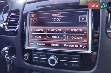 Позашляховик / Кросовер Volkswagen Touareg 2011 в 