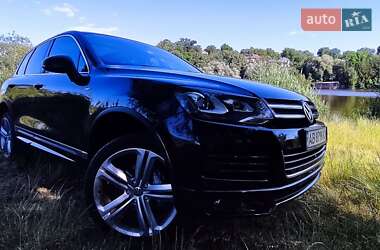 Позашляховик / Кросовер Volkswagen Touareg 2011 в 
