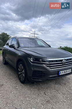 Внедорожник / Кроссовер Volkswagen Touareg 2021 в 