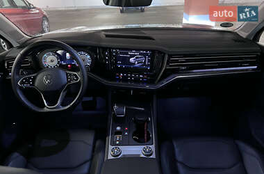 Внедорожник / Кроссовер Volkswagen Touareg 2021 в 