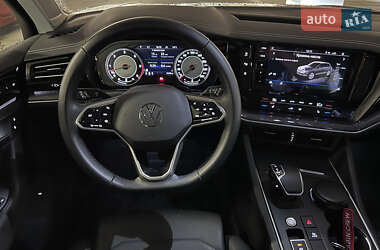 Внедорожник / Кроссовер Volkswagen Touareg 2021 в 
