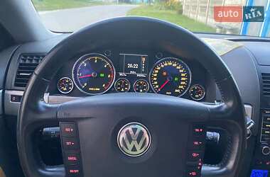 Внедорожник / Кроссовер Volkswagen Touareg 2006 в 