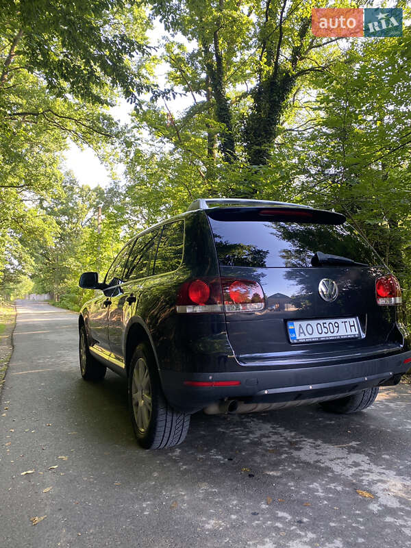 Позашляховик / Кросовер Volkswagen Touareg 2008 в Тячеві