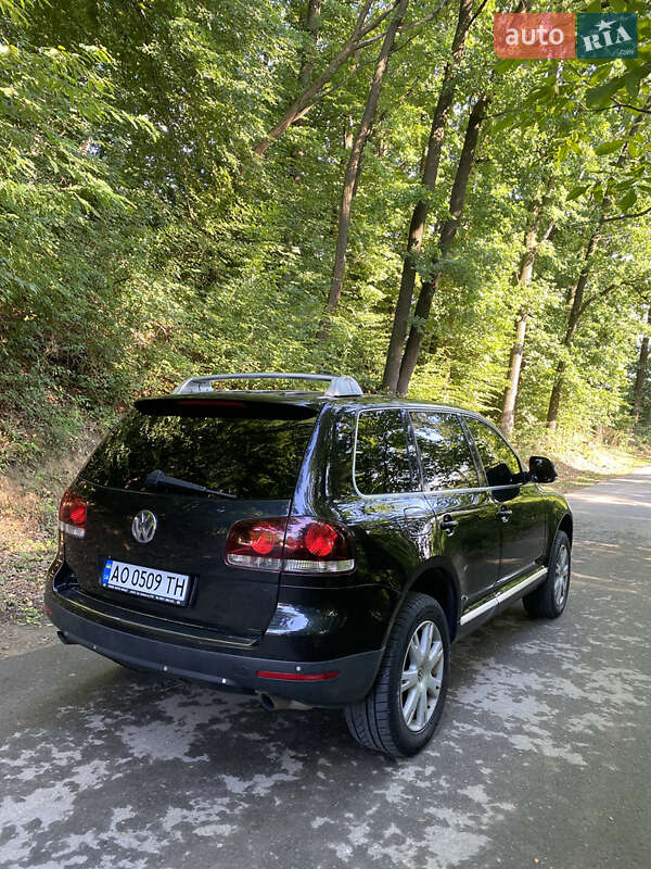 Позашляховик / Кросовер Volkswagen Touareg 2008 в Тячеві