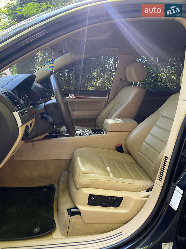 Позашляховик / Кросовер Volkswagen Touareg 2008 в Тячеві