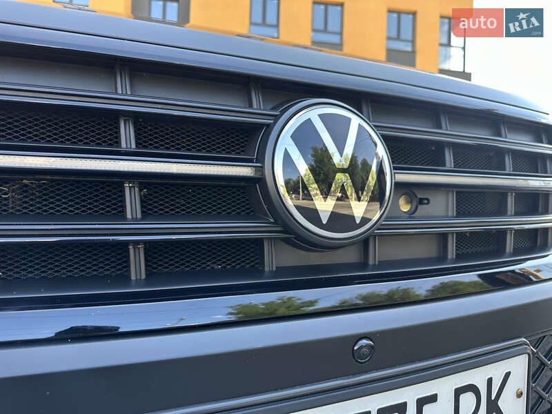 Внедорожник / Кроссовер Volkswagen Touareg 2024 в Запорожье