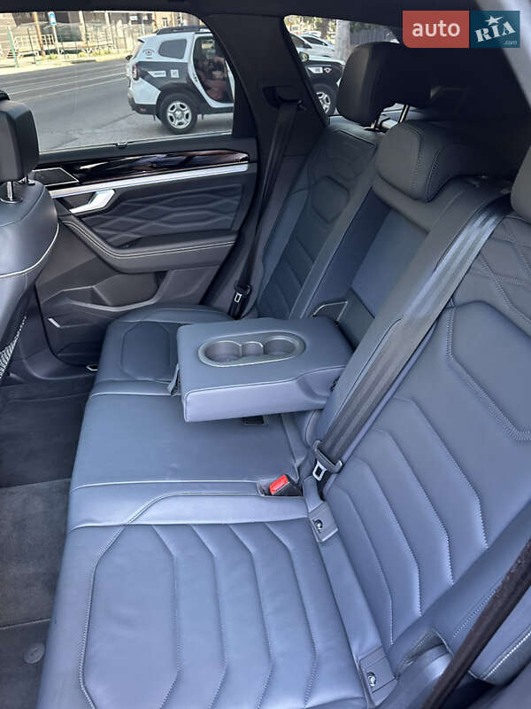 Внедорожник / Кроссовер Volkswagen Touareg 2024 в Запорожье