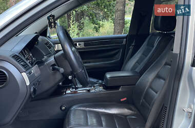 Внедорожник / Кроссовер Volkswagen Touareg 2002 в 